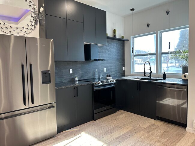 Foto del edificio - 383 E Saylor Ave