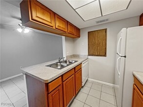 Building Photo - 6635 Warwick Cir