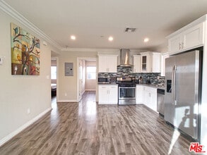 Building Photo - 963 Wilton Pl