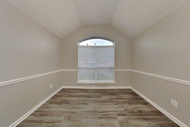 Building Photo - 24210 Shaw Perry Ln