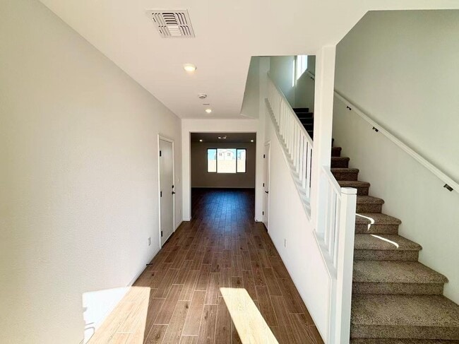 Building Photo - Brand new construction, modern & spacious ...