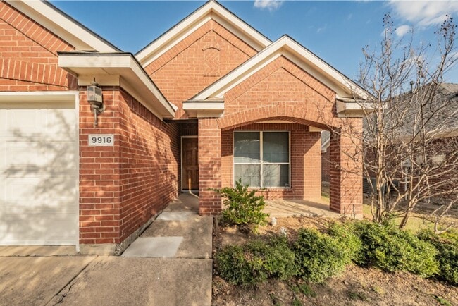 Foto del edificio - 9916 Channing Rd