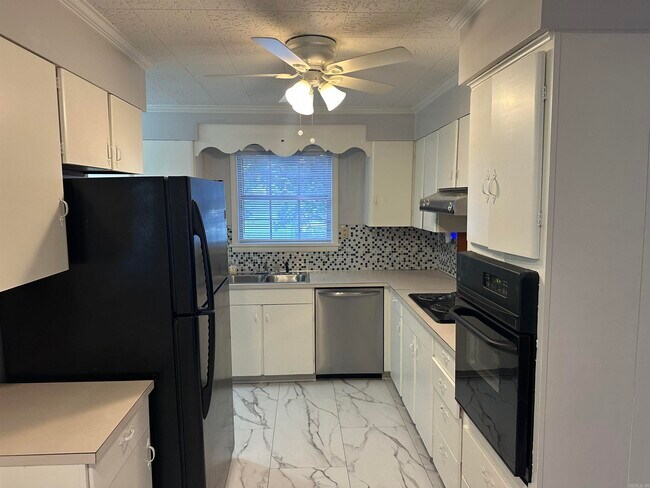 Foto del edificio - 6719 Brentwood Rd
