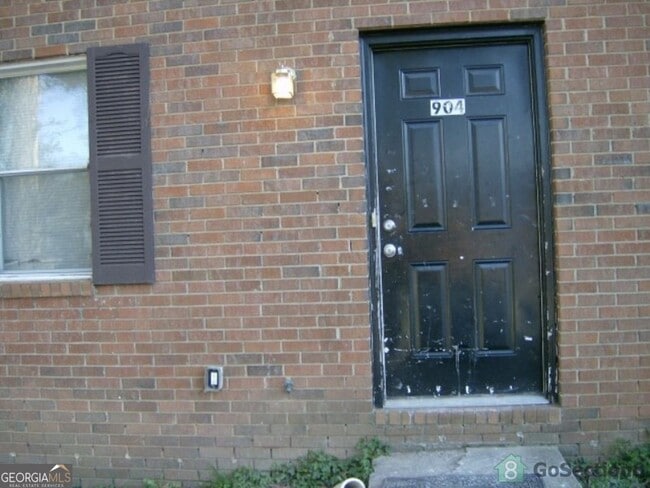 Building Photo - 904 Holden Ln