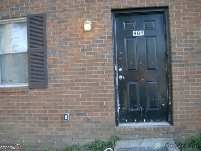 Foto del edificio - 904 Holden Ln