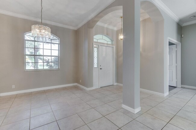 Building Photo - 14185 Greentree Dr