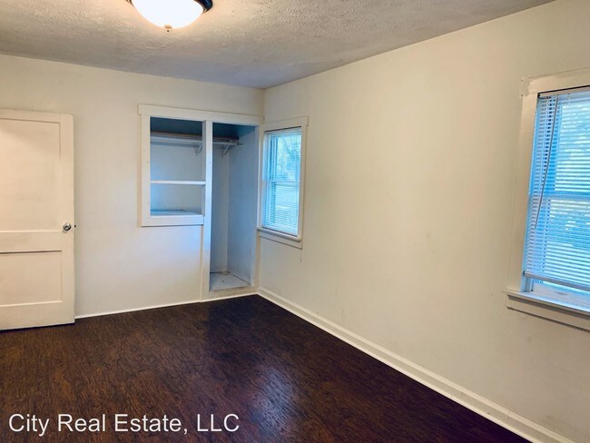 Building Photo - 2 br, 1 bath House - 1838 Old Haywood Road