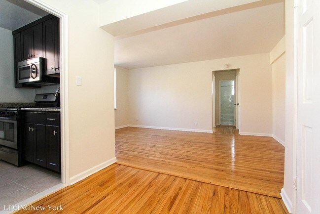Building Photo - 5570 Netherland Ave