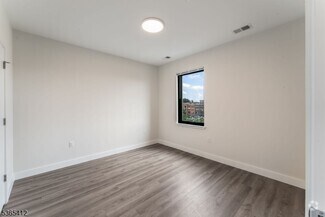 Building Photo - 72 S Essex Ave