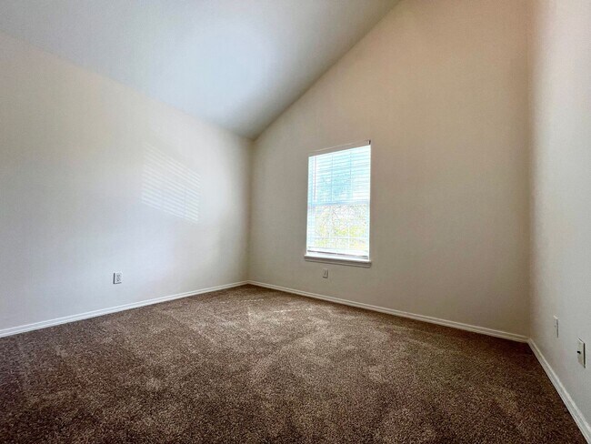 Foto del edificio - Spacious, Updated Townhome in Prime Beaverton Location!