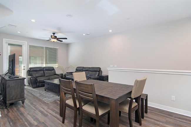 Foto del edificio - 709 Anchor Ct