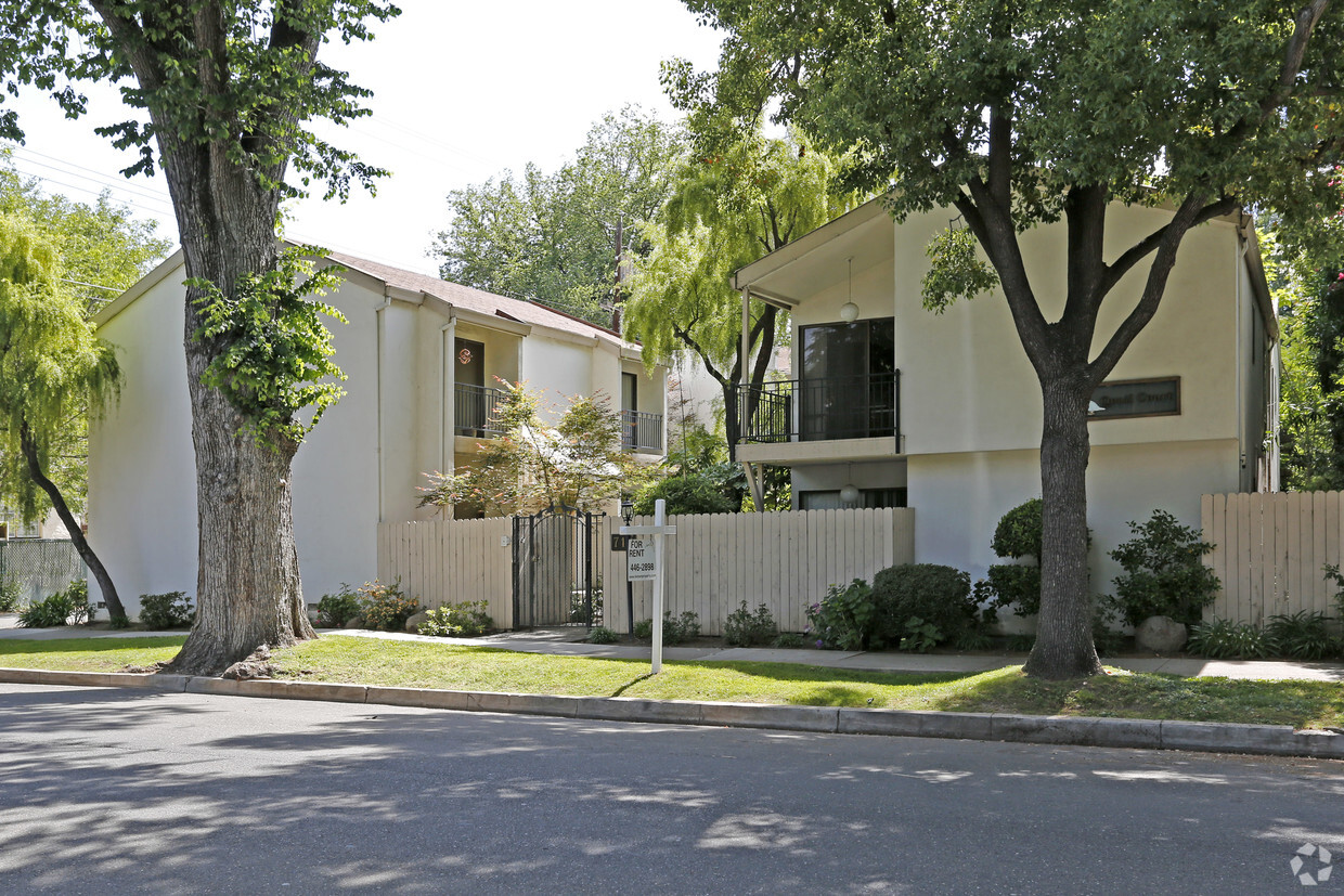 Primary Photo - Quail Court