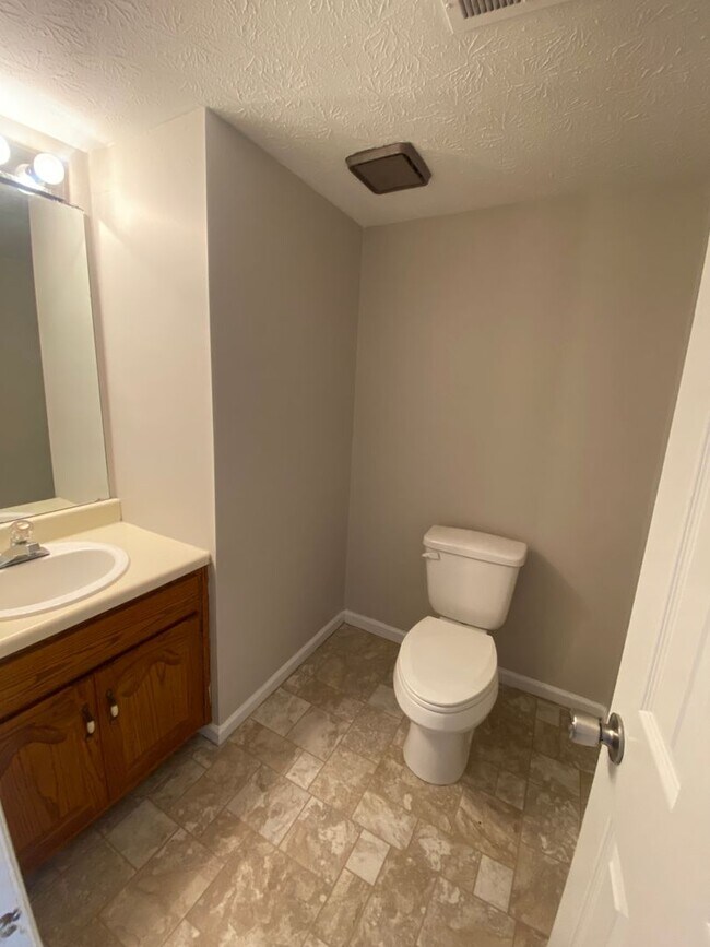 Building Photo - 5315 Whisperwood Court, Anniston