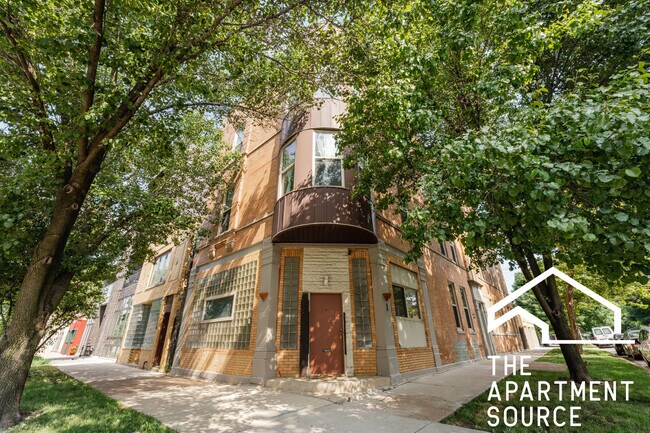 Foto del edificio - 2732 W Chicago Ave
