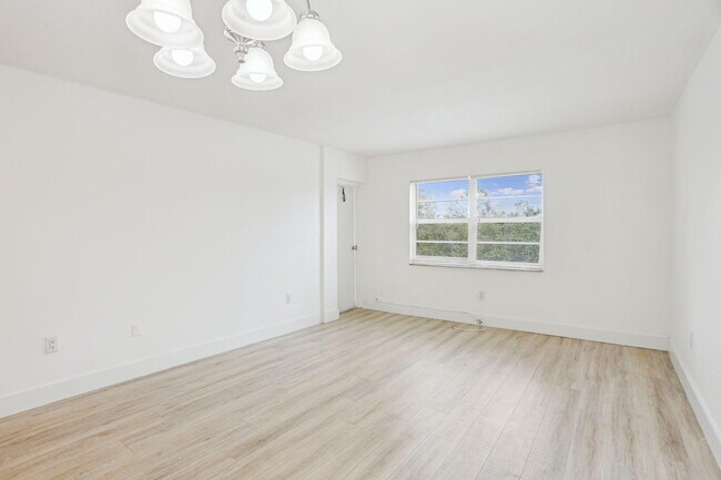 Foto del edificio - 4354 NW 9th Ave