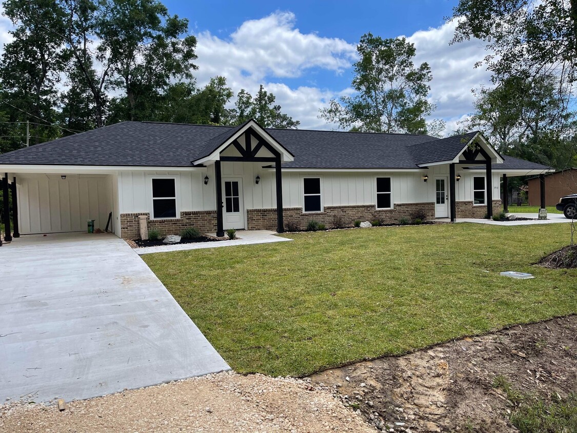 Primary Photo - 8910 Cornell Dr
