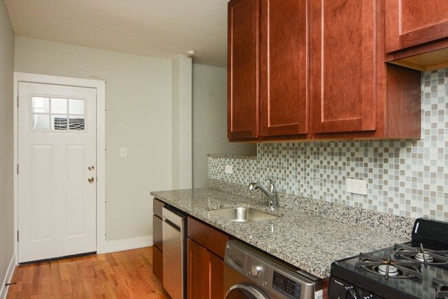 Foto del edificio - 2850 N Mildred Ave