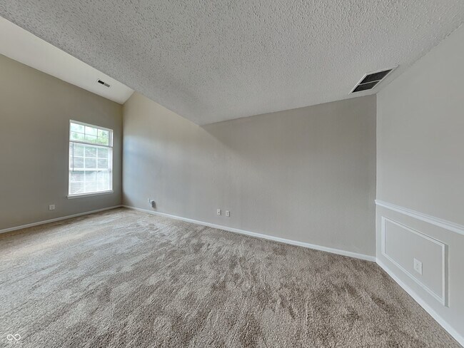 Foto del edificio - 10249 Draycott Ave