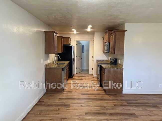 Foto del edificio - 279 Country Club Pkwy