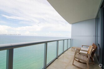 Building Photo - 17001 Collins Ave