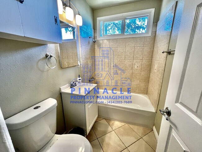 Building Photo - 3 Bedroom Home For Rent in Compton