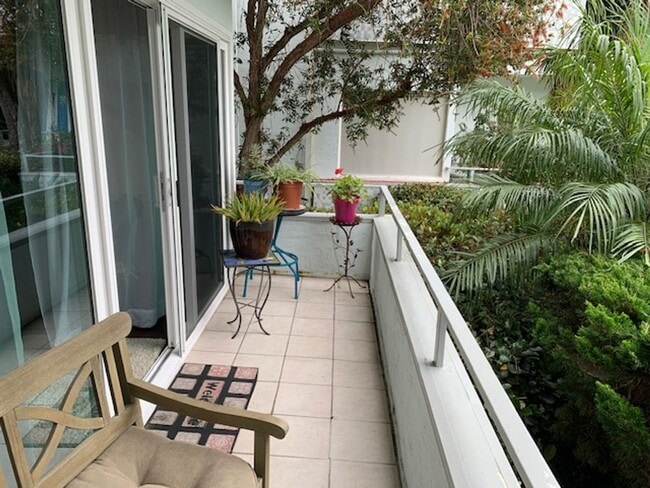 Building Photo - La Jolla Condo for Rent