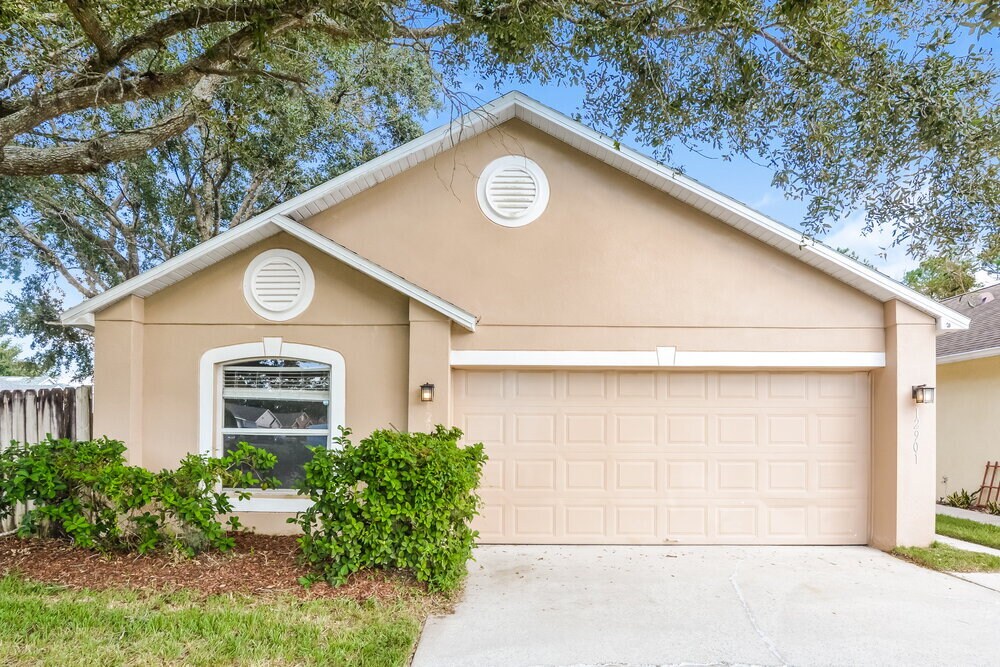 Primary Photo - 12901 Odyssey Lake Way