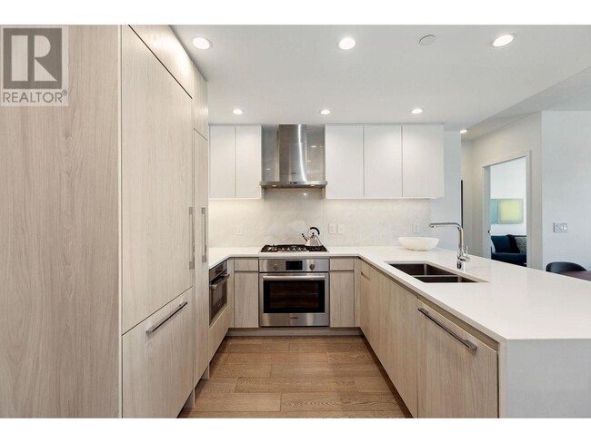 Kitchen - 177 3rd St W