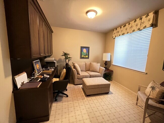 Downstairs Office/Bedroom - 4353 Waterside Ln