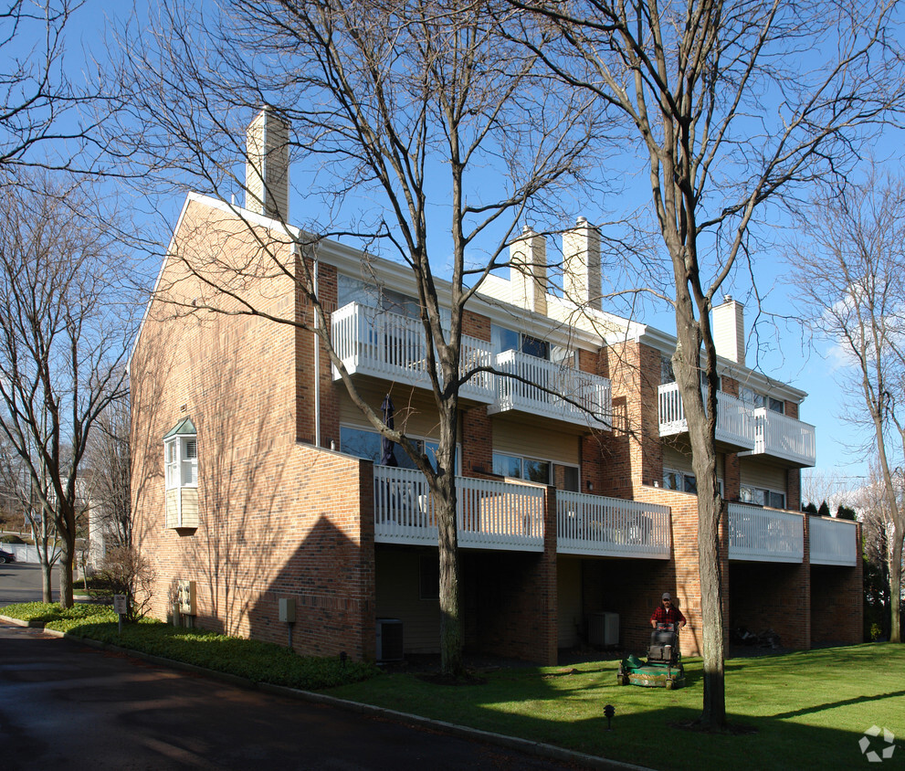 Building Photo - River Landing Apartments