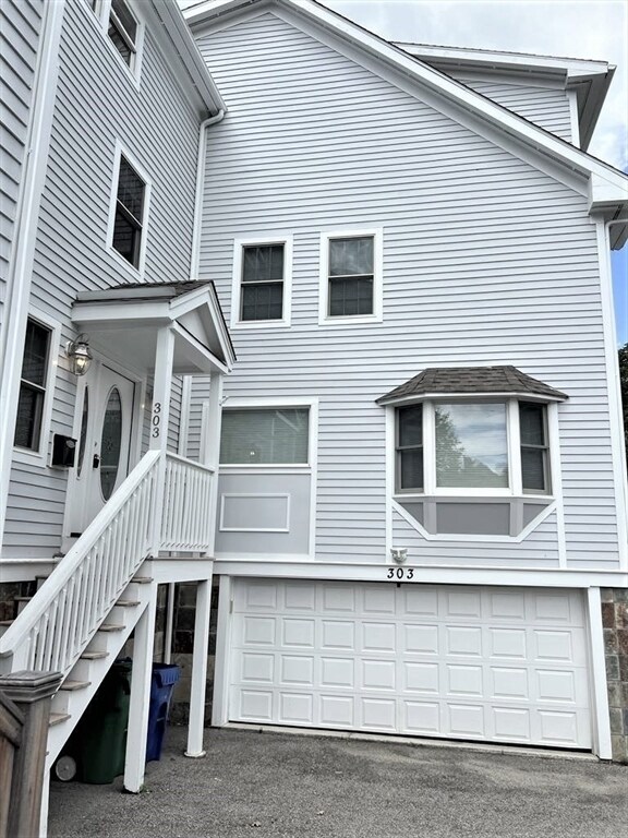 Building Photo - 303 Cabot St
