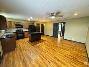 Building Photo - 211 Natalen Ave
