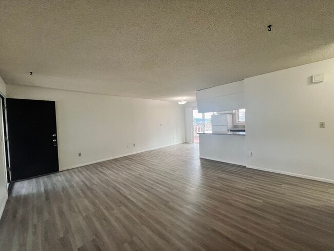 Building Photo - 454 NW 16th Ave
