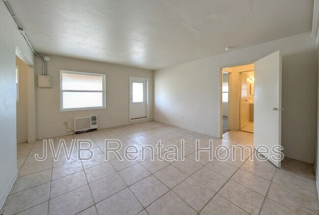 Foto del edificio - 227 15th Ave N
