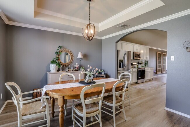 Foto del edificio - Stunning & Spacious Three Bedroom Home in Frenship School District!