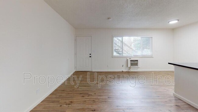 Foto del edificio - 1703 Manter Drive