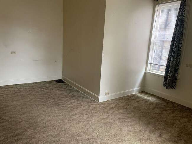 Foto del edificio - 450 W 9th St