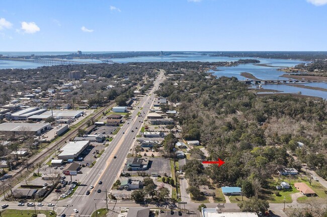 Foto del edificio - Charming 3-Bedroom Home in the Heart of Ocean Springs!