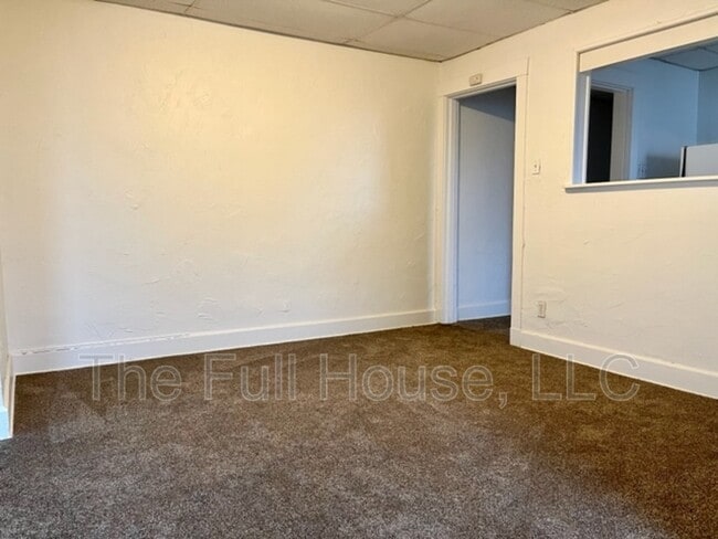 Building Photo - 1300 Braddock Ave