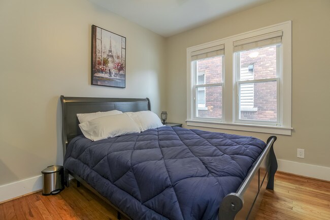 Foto del edificio - 904 Beaconsfield Ave