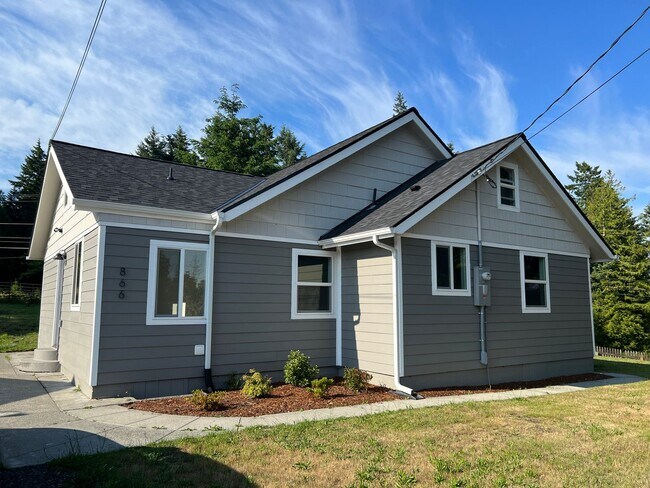 Foto del edificio - Remodeled Poulsbo Home