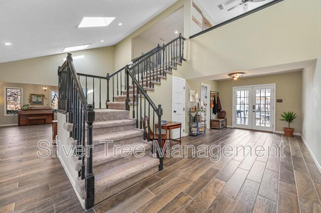 Foto del edificio - 9 Meadowbrook Ln
