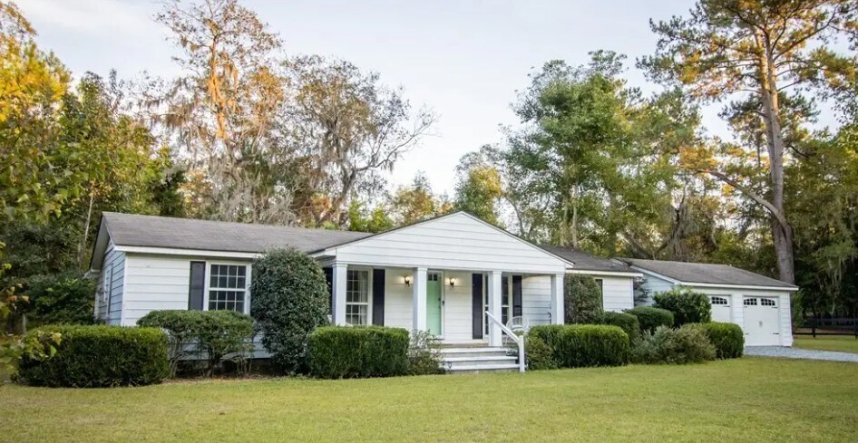 Foto principal - 240 Adams Rd