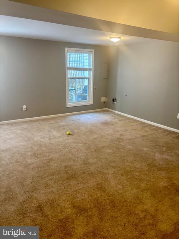 Foto del edificio - 9165 Forest Lawn Ct