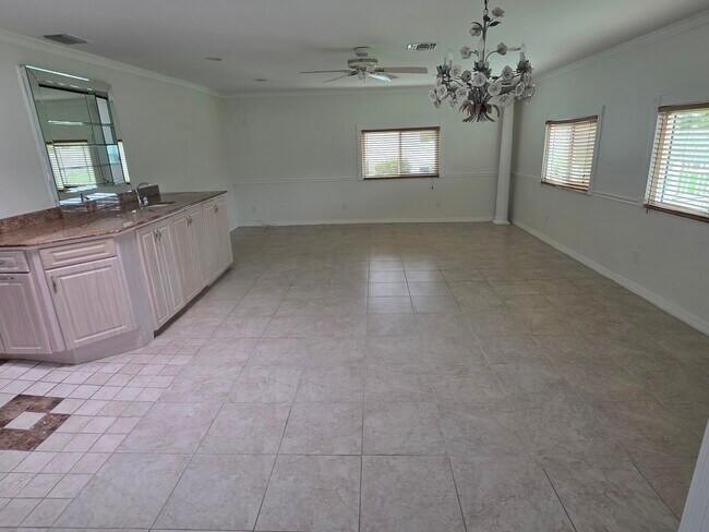 Foto del edificio - 1527 Tangerine St