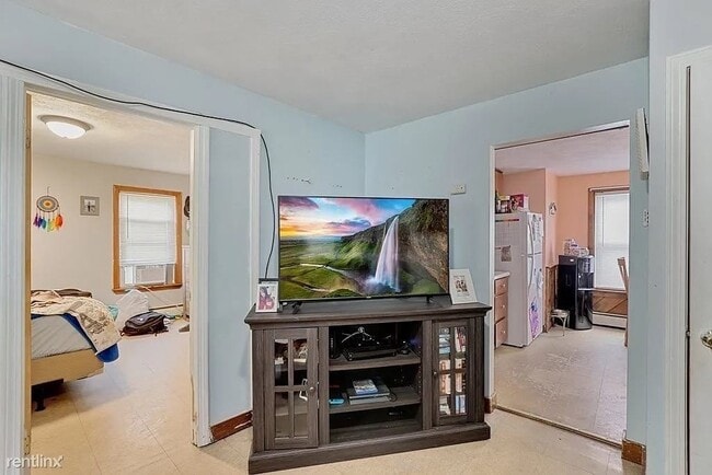 Building Photo - 2 br, 1 bath Condo - 13 Esther Street 1 (f...