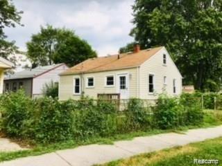 Building Photo - 21129 Pinecrest St