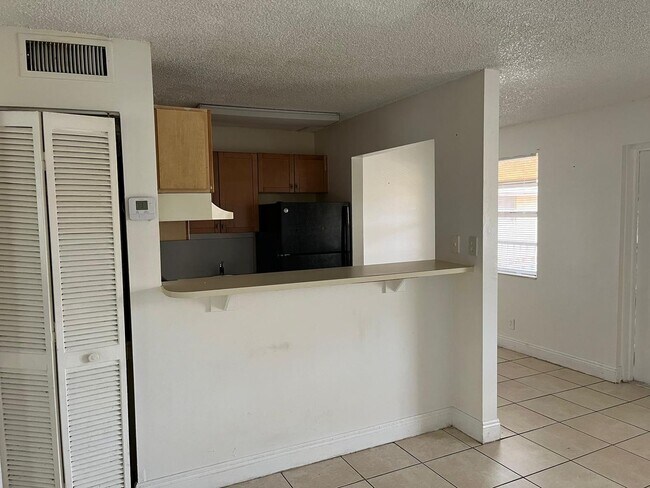 Photo - ONE BEDROOM APT FOR RENT IN OAKLAND PARK
