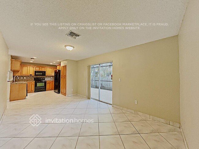Building Photo - 831 NW 98th Ave