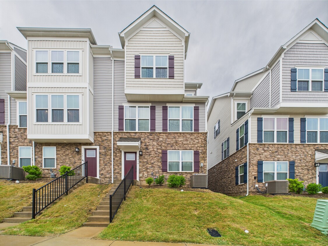 Foto principal - 1416 Bridgeford Dr NW